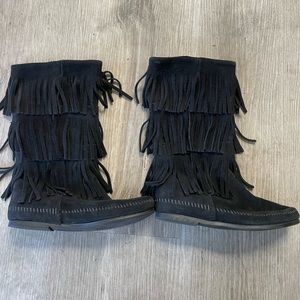 Minnetonka Moccasins Black Suede size 7